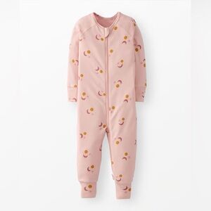 Hanna Andersson - HannaSoft Stretch Sleeper in Sun, Moon and Stars on Pink Cream